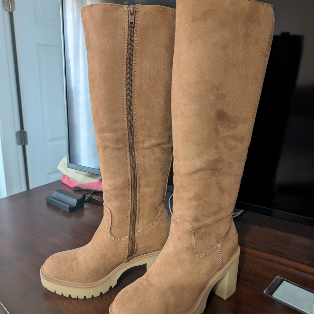 Women's Tan Knee-High Boots